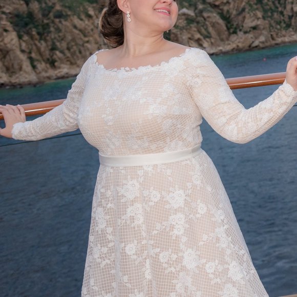 BHLDN Wedding Justine Gown Ivory Lace Over Cream - Picture 5 of 15